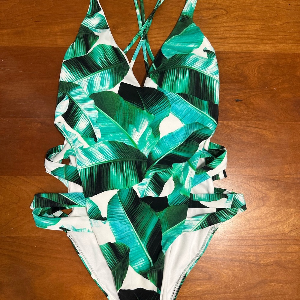 Like New L.A. Hearts Tropical Leaf Swimwear (S)